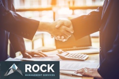 Lawyers and businessmen join hands in business After signing the legal consultancy contract